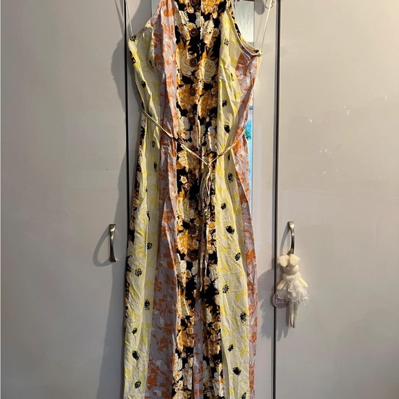 Miss Selfridge Yellow and Black Floral Maxi Dress - Picture 1 of 6